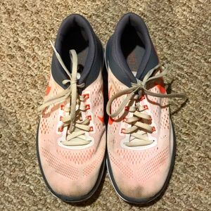 Nike Flex 2016 running shoes size 9